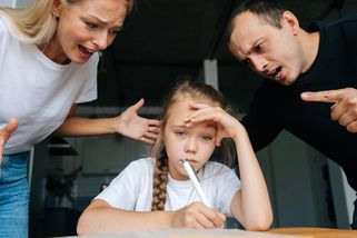 Jak trestat děti? Nejlépe vůbec! Nejhůře snášejí, když s nimi rodiče nemluví - Proženy.cz